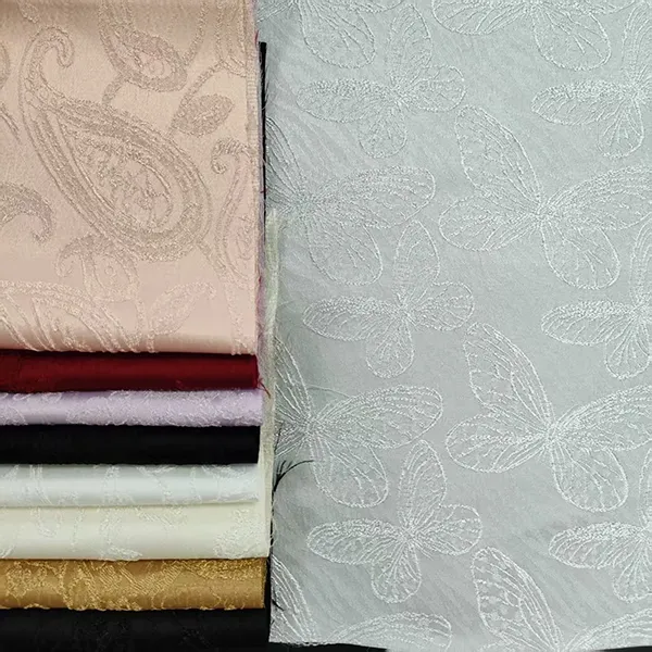 96% polyester 4% spandex Blødt behageligt beklædningsmateriale Stoffer til beklædning Satin Jacquard stof